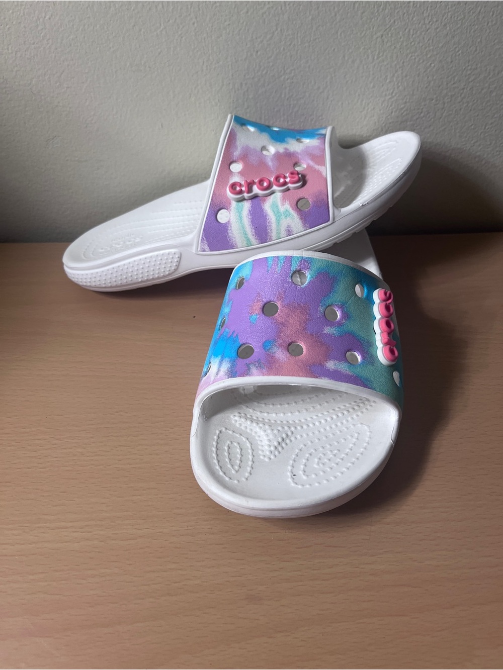 Crocs Classic Tie Dye Slides SZ 6 Women Sz 4 Men Waterproof Sandals 206520 6SN